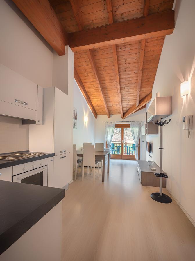 Residenza Finestra Sul Parco Apartment Comano Terme Ngoại thất bức ảnh
